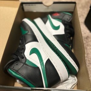 Used like new I barely used. Only wear this 2 times.